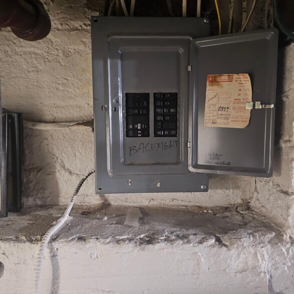 More Photos Of 6401-6405 Belair Rd, Baltimore Storefront Retail Office For Sale