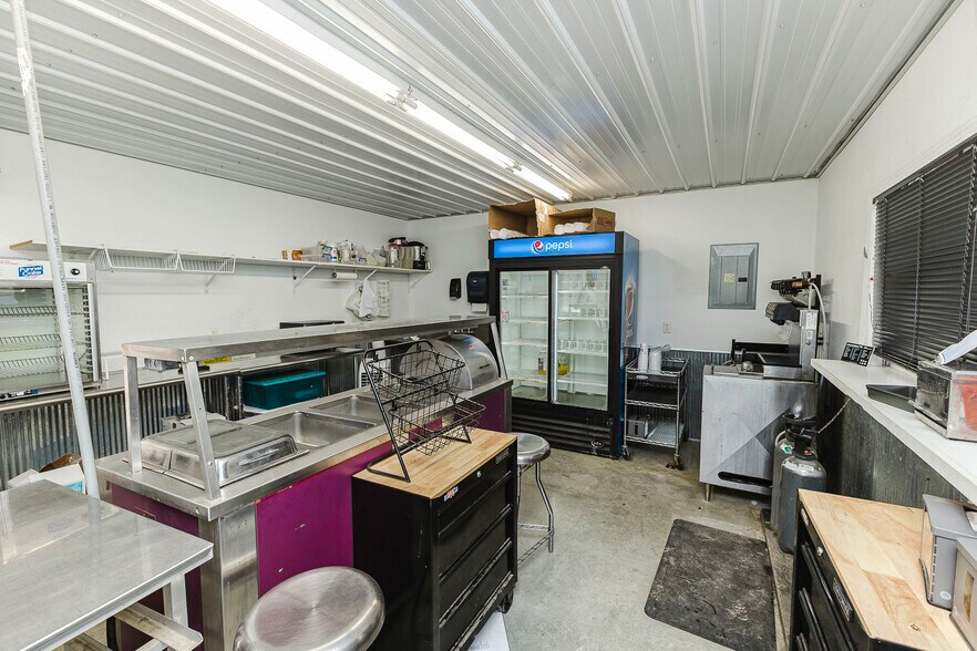 More Photos Of 1663 Georgia Rd, Humboldt Specialty For Sale