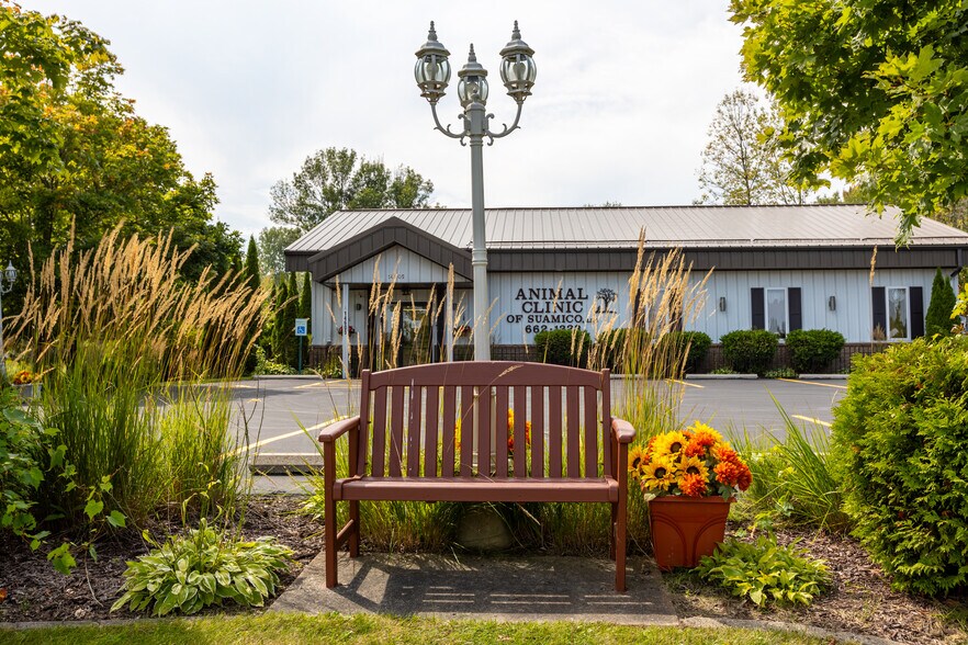 More Photos Of 14605 Velp Ave, Suamico Veterinarian Kennel For Lease