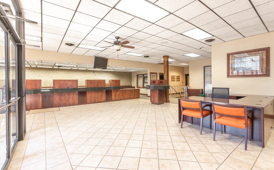 More Photos Of 216 W 2nd St, Dixon Bank For Sale