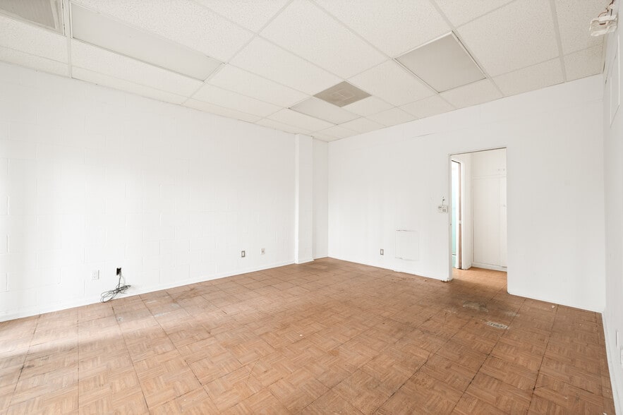 More Photos Of 3579 Gage Ave, Bell Medical For Sale