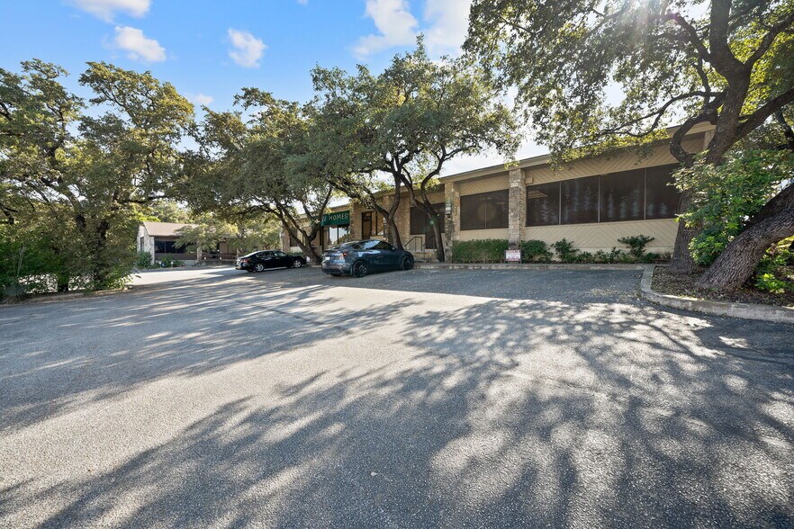 More Photos Of 10924 Vance Jackson Rd, San Antonio Medical For Lease