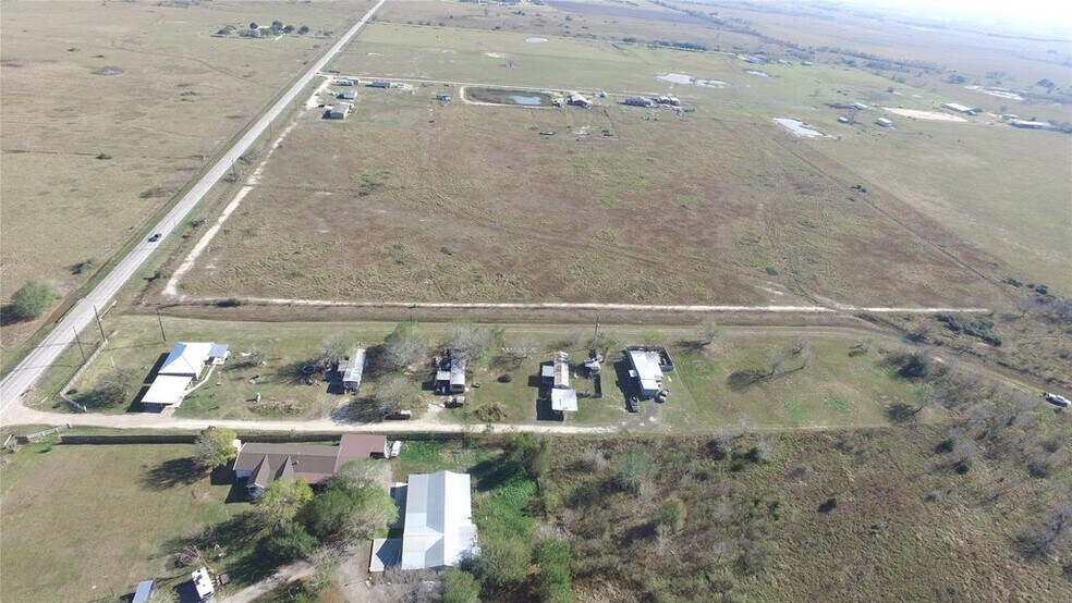 More Photos Of 6018 FM 360 Rd, Needville Trailer Camper Park For Sale