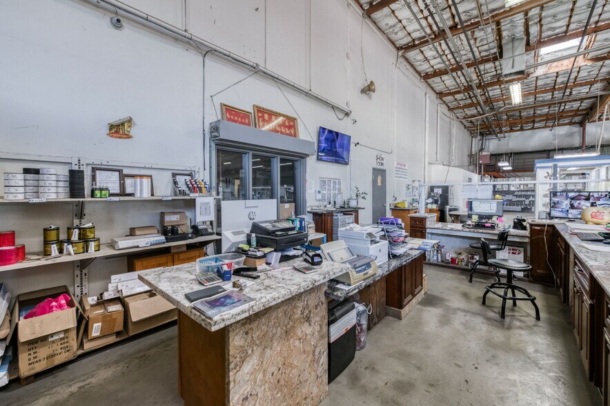 More Photos Of 5333 N Cornelia Ave, Fresno Warehouse For Sale