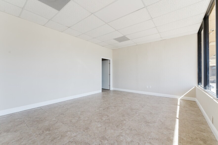 More Photos Of 159-199 W Hillsboro Blvd, Deerfield Beach Unknown For Lease