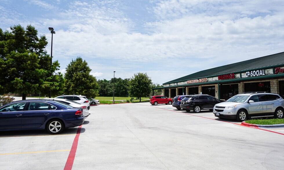 More Photos Of 2100 Cypress Creek Rd, Cedar Park Storefront For Sale