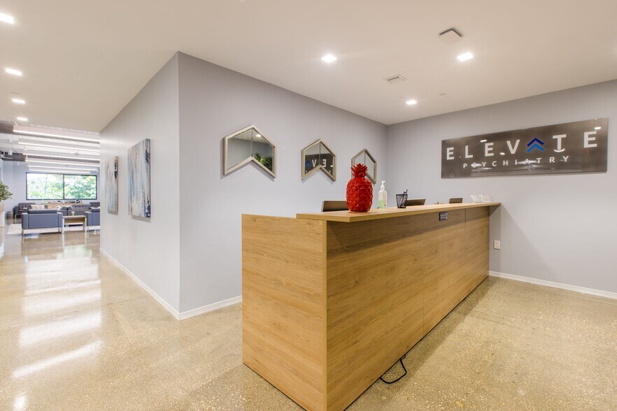 More Photos Of 3250 Mary St, Coconut Grove Office For Lease