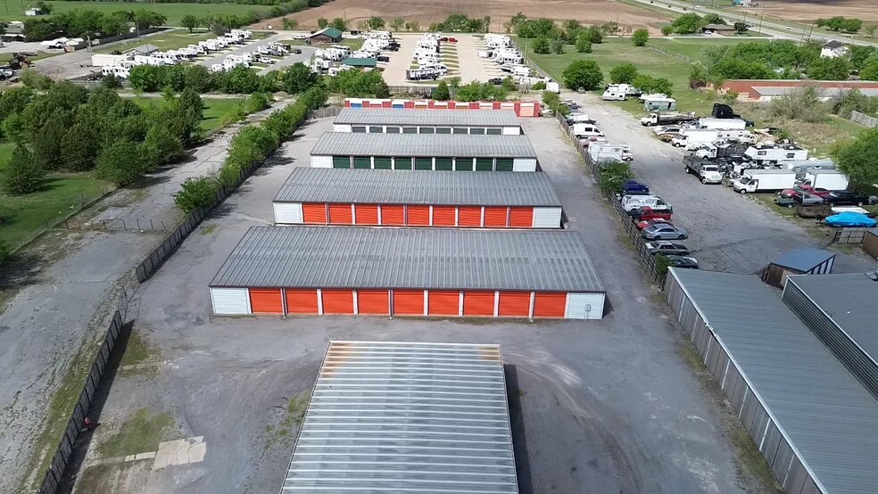 More Photos Of 2311 SE Lee Blvd, Lawton Self Storage For Sale