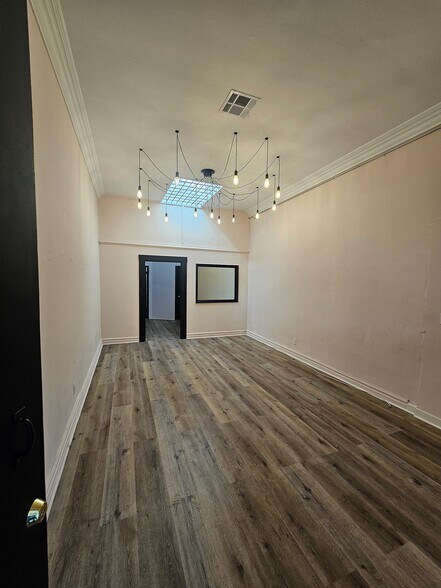 More Photos Of 5275-5287 W Pico Blvd, Los Angeles General Retail For Sale