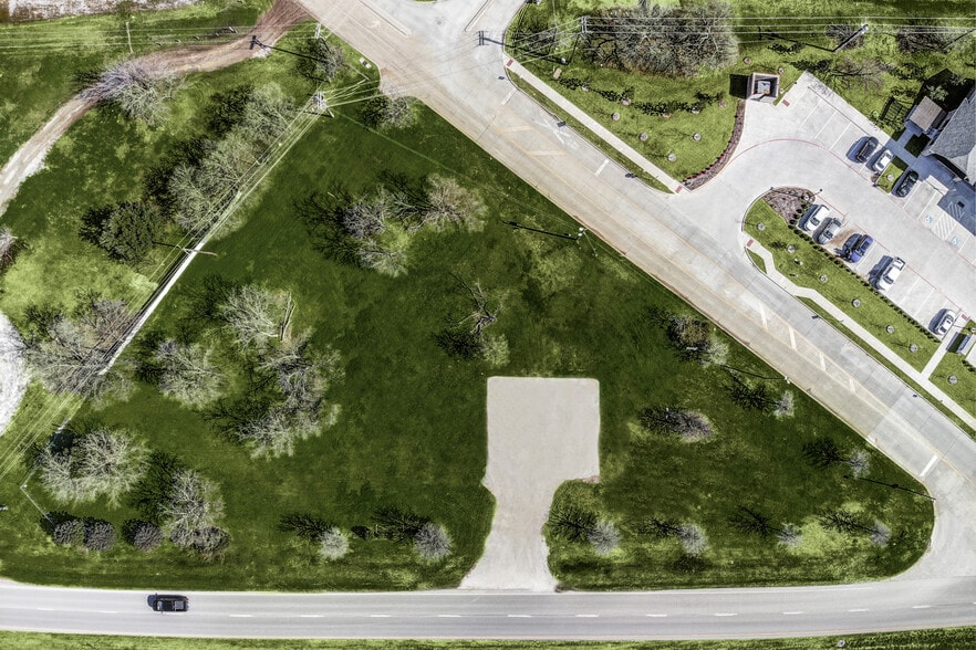 More Photos Of 5855 N Stemmons Fwy, Corinth Land For Sale