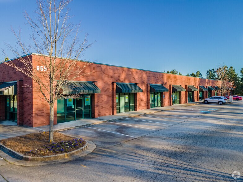 Primary Photo Of 955 Interstate Ridge Dr, Gainesville Light Distribution For Lease