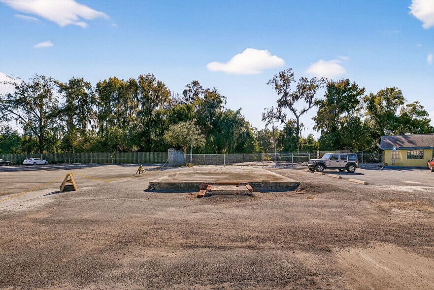 More Photos Of 9602 White Bluff Rd, Savannah Convenience Store For Sale