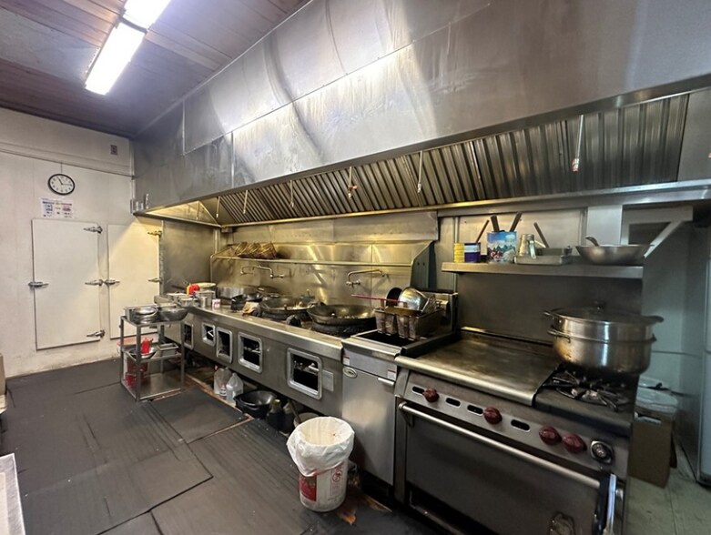 More Photos Of 400 Pacific Ave N, Long Beach Restaurant For Sale