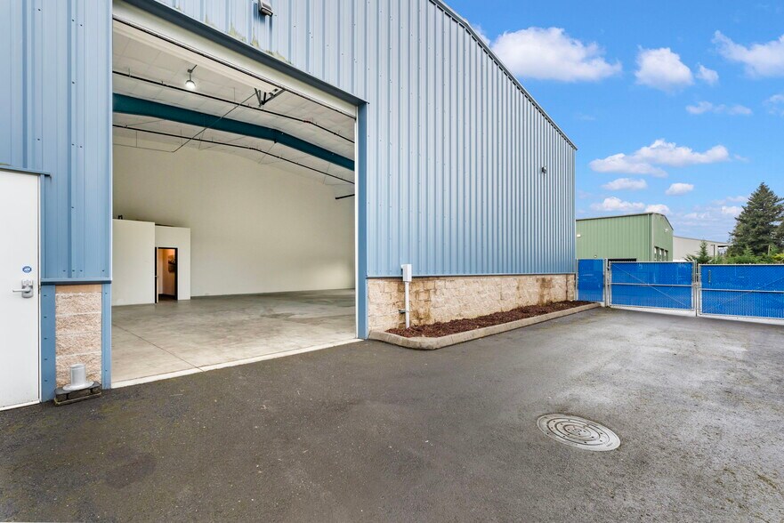 More Photos Of 421 C St, Washougal Warehouse For Sale