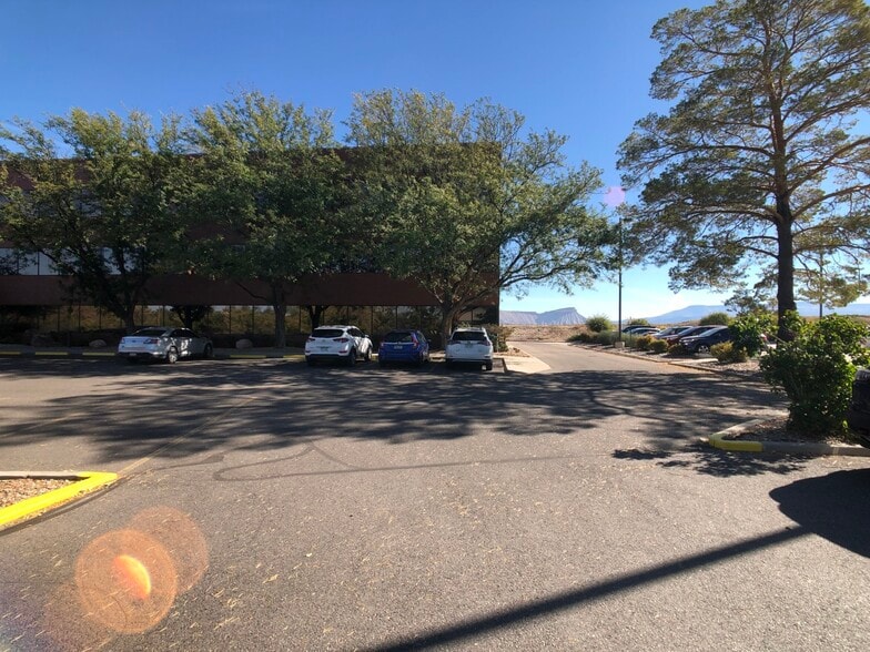More Photos Of 744 Horizon Ct, Grand Junction Medical For Lease