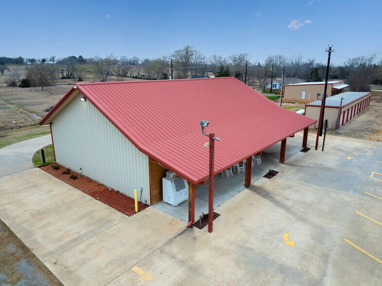 More Photos Of 17589 TX-19 Hwy, Montalba General Retail For Sale