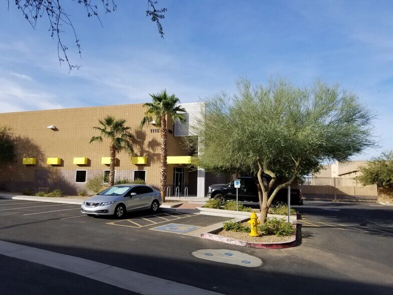 More Photos Of 1115 W Fairmont Dr, Tempe Warehouse For Lease