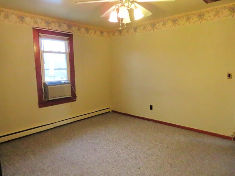 More Photos Of 200 1st St, Conneaut Lake Storefront Retail Residential For Sale