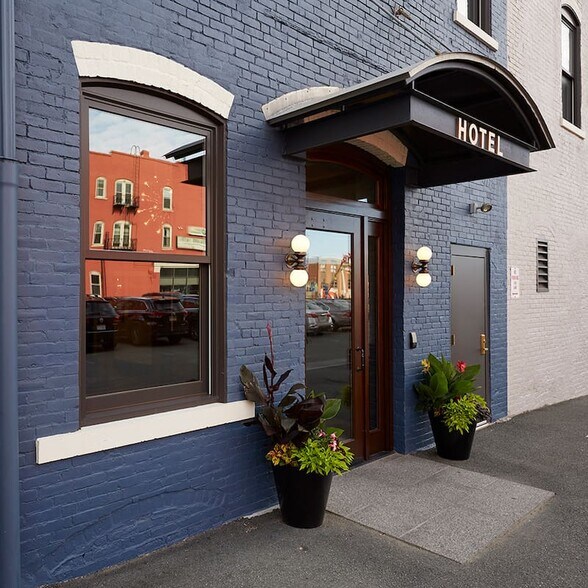 More Photos Of 297 North St, Pittsfield Hotel For Sale