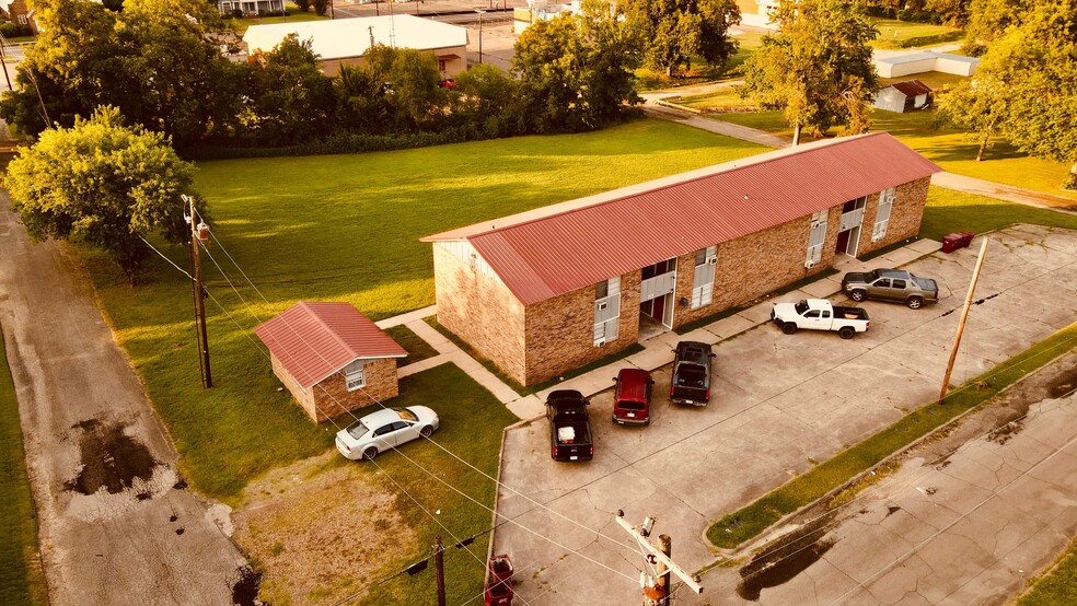 More Photos Of 800 W Washington St, Clarksville Apartments For Sale