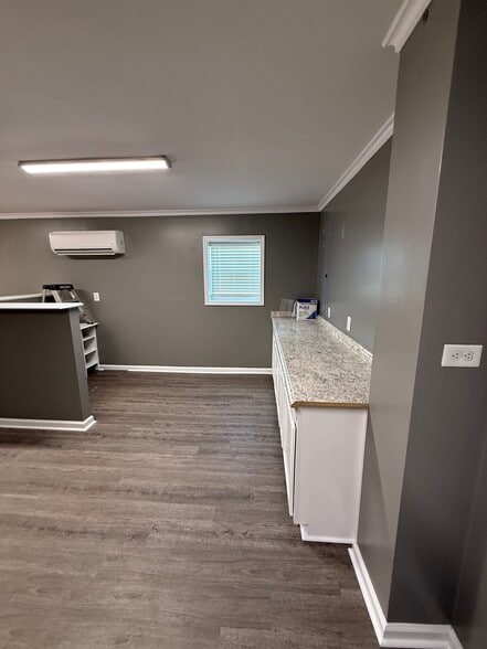 More Photos Of 120 Wade Herrod Rd, Smyrna Freestanding For Lease
