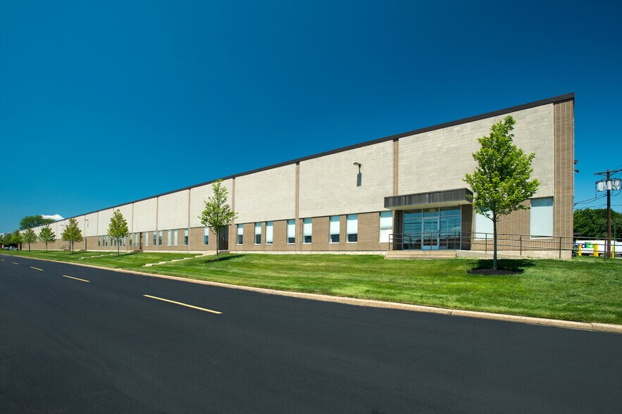 More Photos Of 90-112 Northfield Ave, Edison Warehouse For Lease