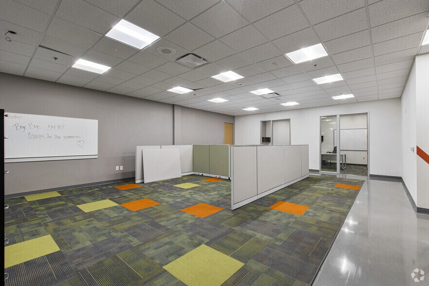 More Photos Of 5475 S Decatur Blvd, Las Vegas Research And Development For Lease