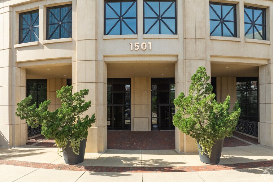 More Photos Of 1501 Main St, Columbia Coworking Space