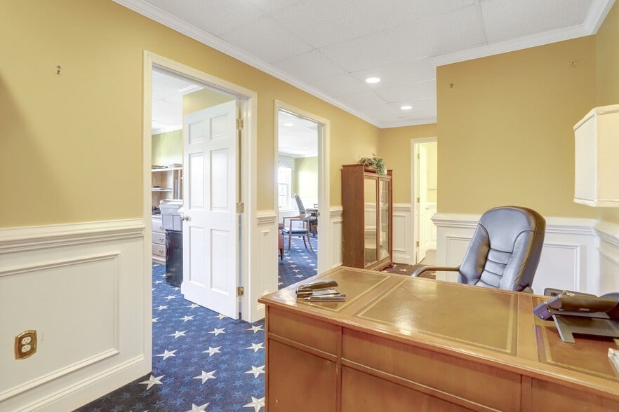 More Photos Of 313 Park Ave, Falls Church Medical For Sale