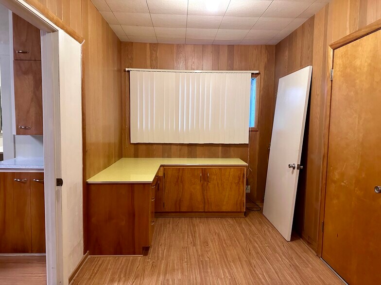 More Photos Of 720 NE Granger Ave, Corvallis Manufacturing For Sale