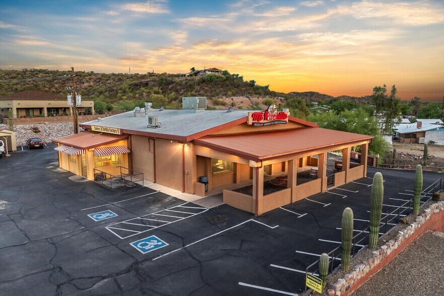 Primary Photo Of 706 N Old Hwy 77, Mammoth Restaurant For Sale