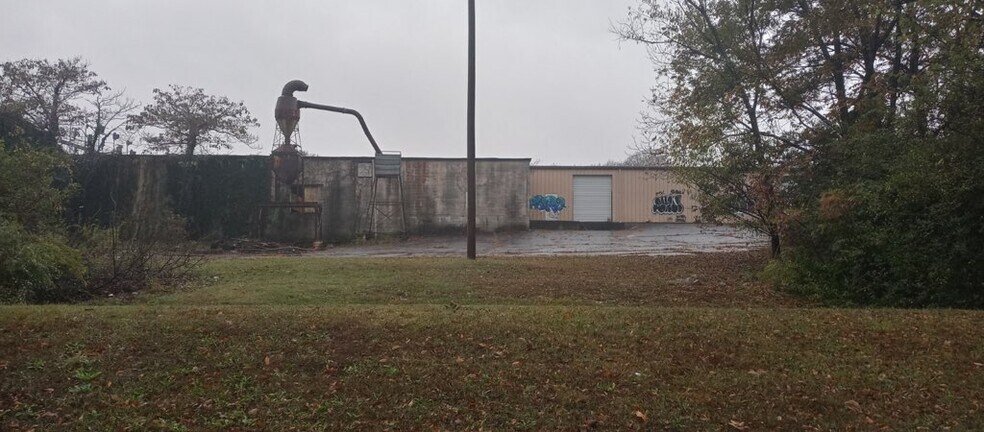 More Photos Of 1562 E Forrest Ave, East Point Industrial For Sale