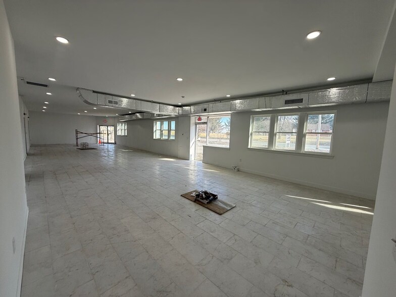 More Photos Of 1207 W Bridge St, Spring City Warehouse For Lease