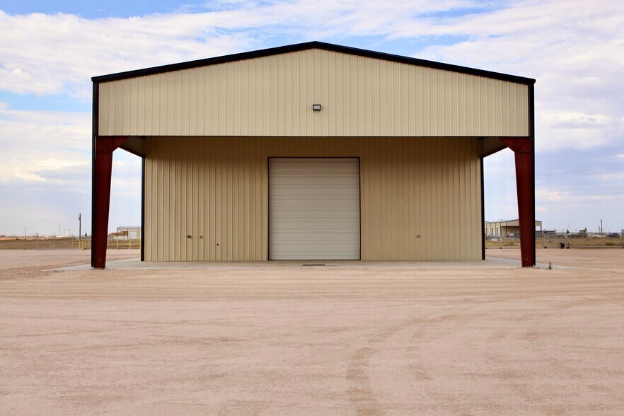 More Photos Of 1508 County Road 1105, Midland Warehouse For Lease
