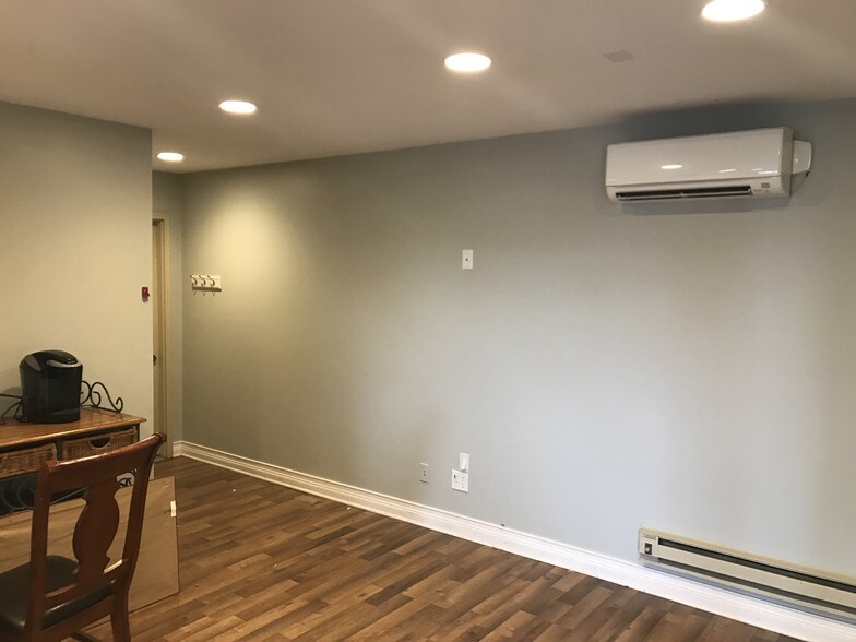 More Photos Of 23915 S Aero Ct, Plainfield Warehouse For Lease