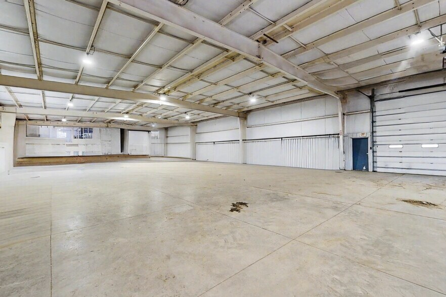 More Photos Of 2862 Wagner Rd, Waterloo Industrial For Lease