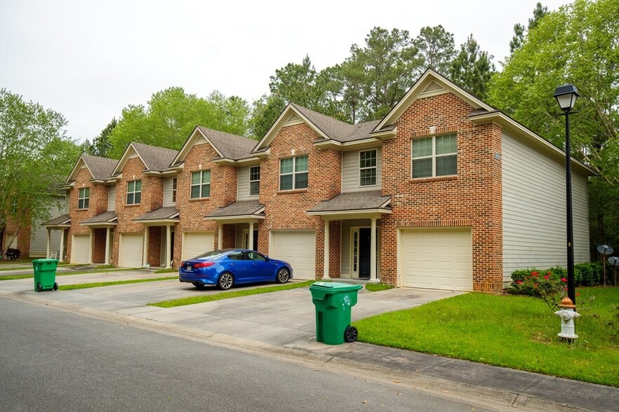 More Photos Of 3400 N Barack Obama Blvd, Valdosta Apartments For Sale