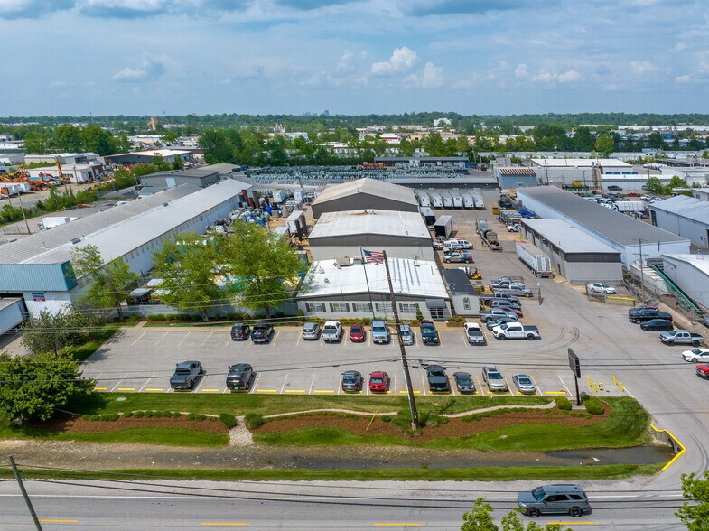 More Photos Of 4005 Produce Rd, Louisville Manufacturing For Lease