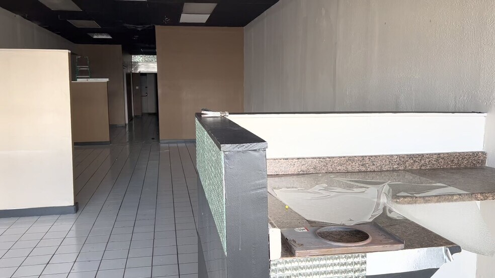 More Photos Of 1058-1068 Country Club Rd, Columbus General Retail For Sale