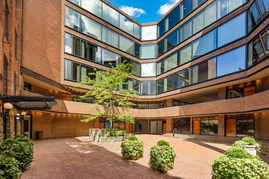 More Photos Of 1054-1066 31st St NW, Washington Unknown For Lease