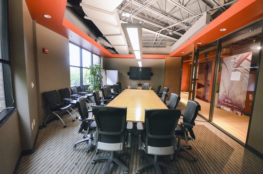 More Photos Of 8000 Centre Park Dr, Austin Office For Lease