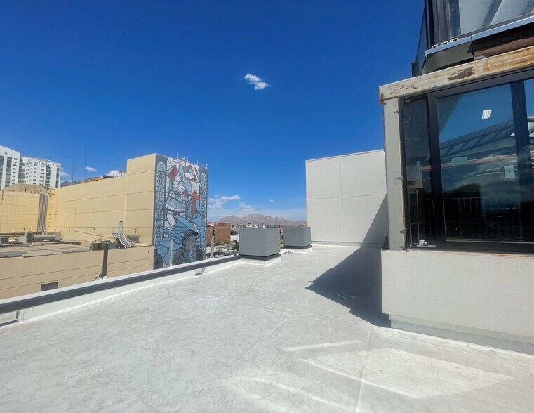 More Photos Of 201 S Las Vegas Blvd, Las Vegas Office For Lease