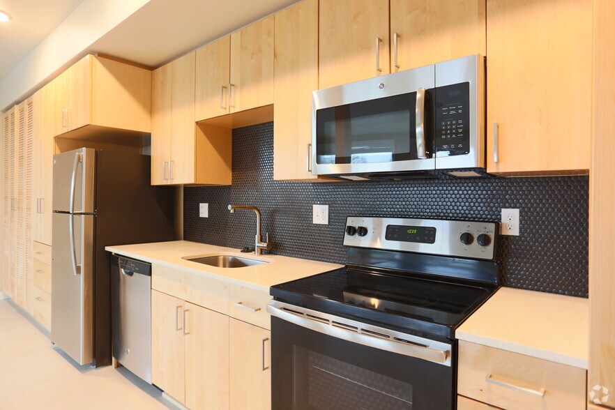 More Photos Of 4780 SE Milwaukie Ave, Portland Apartments For Lease