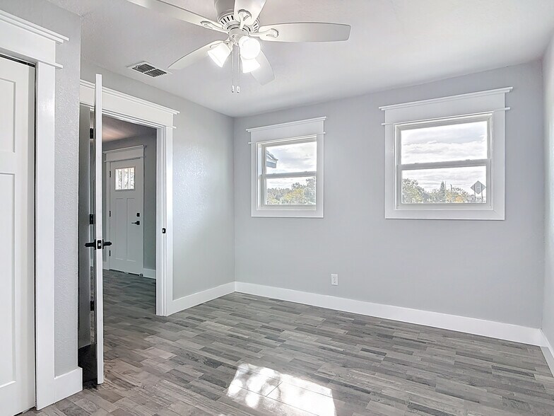 More Photos Of 379 N State Road 415, Osteen Office For Lease