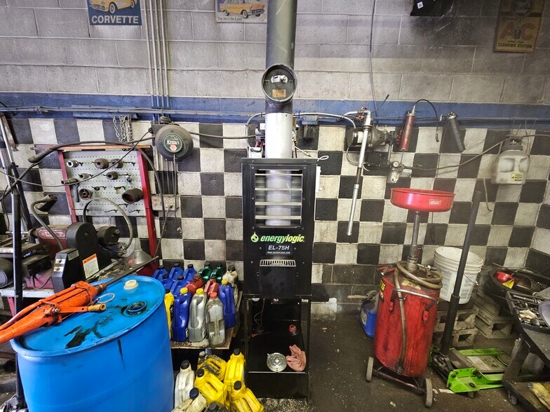 More Photos Of 1737 S Burlington Rd, Bridgeton Flex For Sale