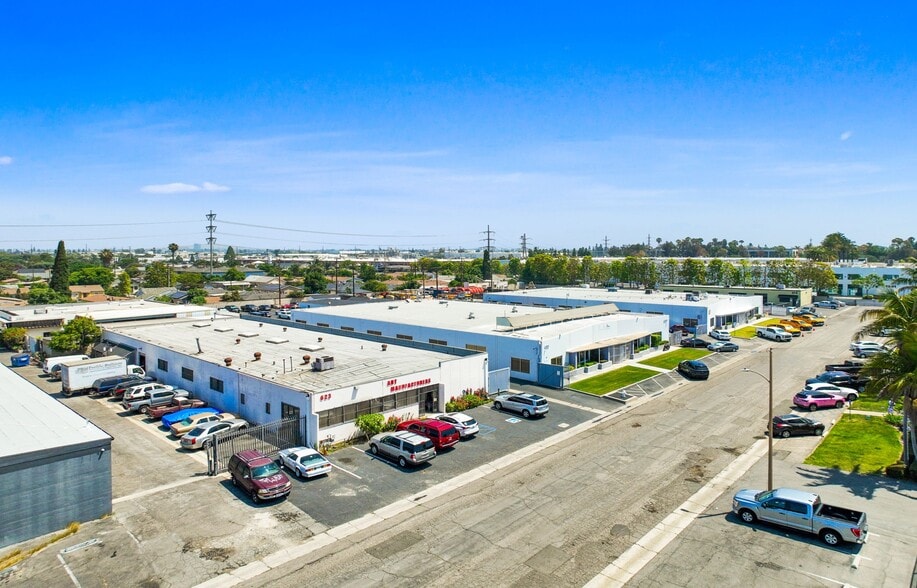 More Photos Of 623 Young St, Santa Ana Manufacturing For Sale