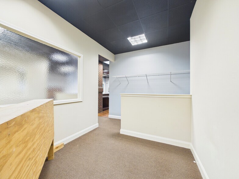 More Photos Of 7559 Kayne Blvd, Columbus Freestanding For Lease