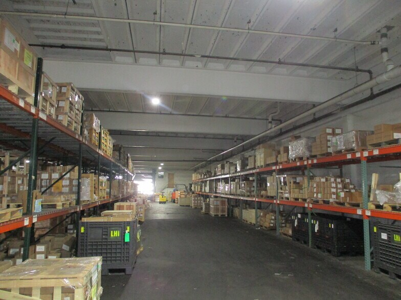 More Photos Of 4436-4444 Hunt Ave, Saint Louis Warehouse For Sale