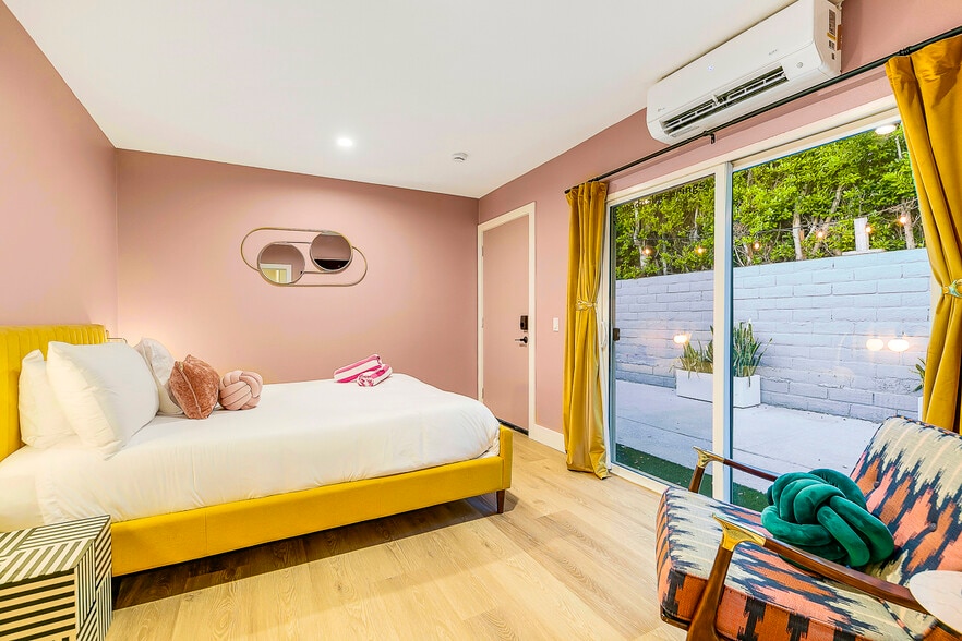 More Photos Of 1339 N Indian Canyon Dr, Palm Springs Hotel For Sale