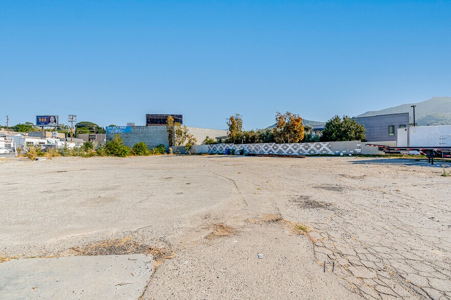 More Photos Of 7636 Foothill Blvd, Tujunga Land For Lease